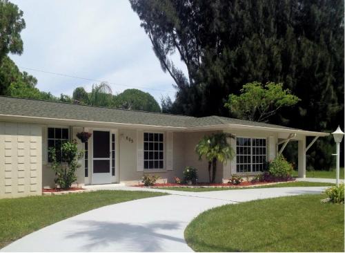 South Venice House | Vacation Home on Alligator Drive