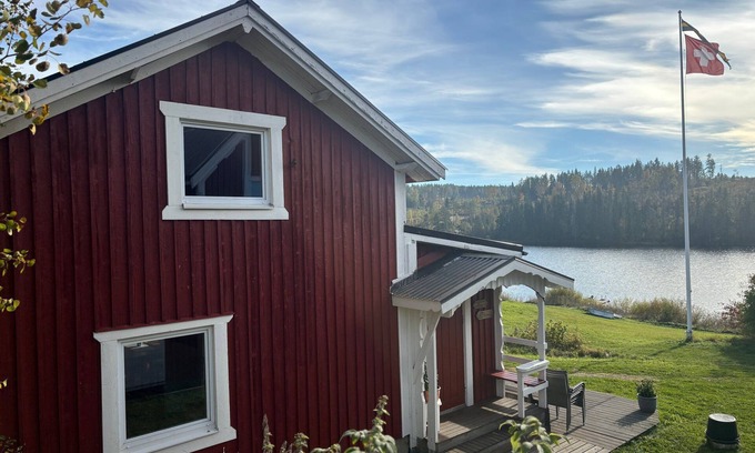 Sundsvall Municipality House | Vacation home Ramona - Vacation with lake view & boat near Sundsvall