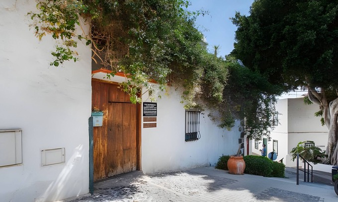 Telde House | Vacation Home 'San Francisco 1' with Mountain View, Private Terrace and Wi-Fi