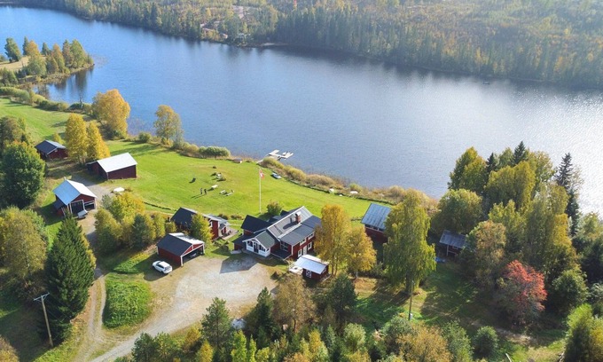 Sundsvall Municipality House | Vacation home Selina - Lake view & nature idyll near Sundsvall