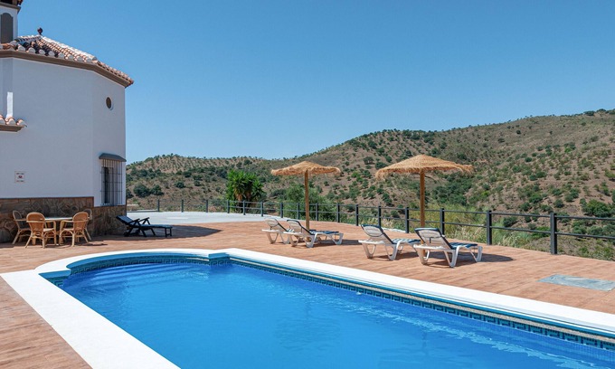 Almogia House | Vacation Home "Sunset El Tejar" with Mountain View, Private Pool & Wi-Fi