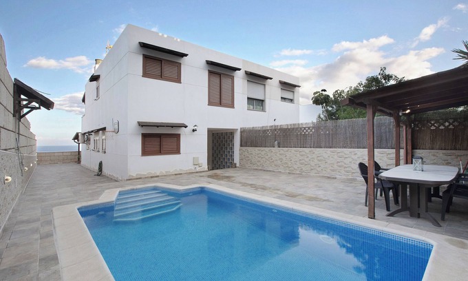 Candelaria House | Vacation Home 'Vista Horizonte' with Sea View, Private Pool and Wi-Fi
