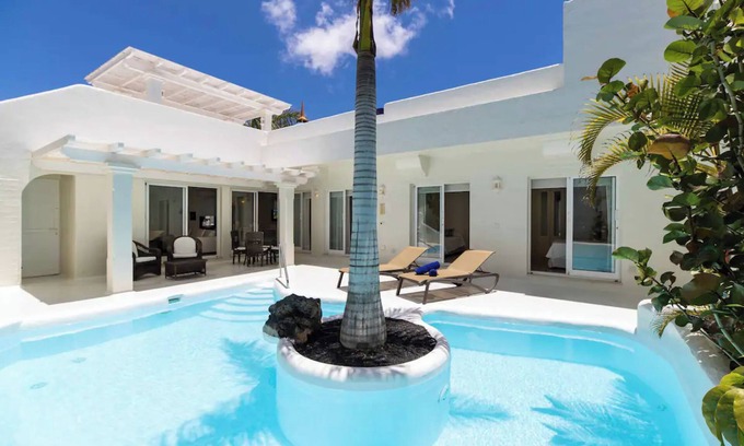 Geafond Villa | Vacation Home "Villa 103" with Mountain View, Pool & Wi-Fi