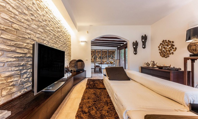 Villasimius House | Vacation Home "Villa Rokkaria" with Private Terraces, Shared Tennis Court & Wi-Fi