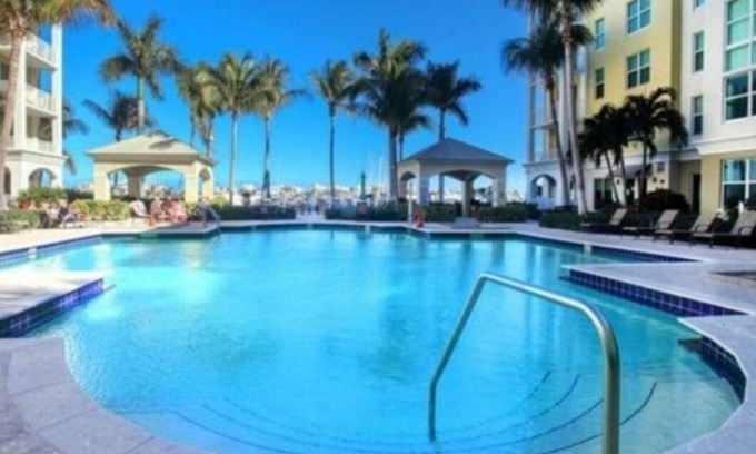 Lantana House | Vacation Palm Beaches with Boat tours