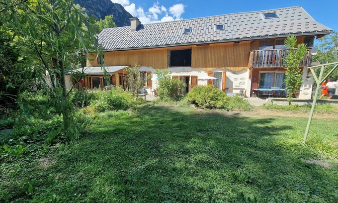 Le Bourg-d'Oisans Apartment | Vacation rental apartment 6+1 baby in Bourg d'oisans