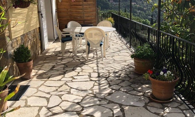 Cabris Apartment | Vacation rental 4 people arrière pays grassois