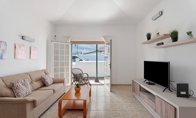 Abades Apartment | Vacation 'The House Of Abades' with Wi-Fi