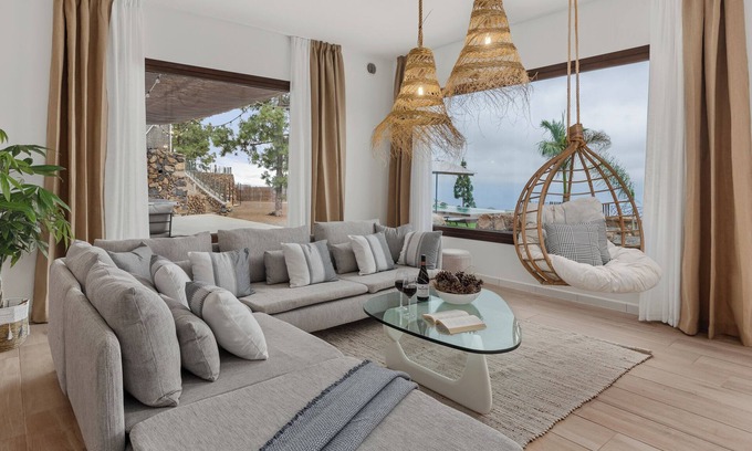 San Miguel de Abona Villa | Vacation Villa 'Karat Uchova' with Sea View, Private Pool and Wi-Fi