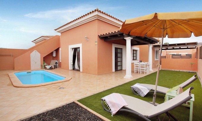 Geafond Villa | Vacation Villa 'Venus House' with Private Pool and Wi-Fi