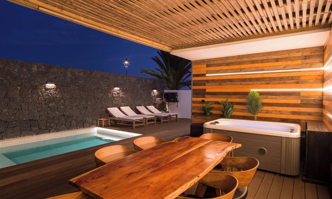 Playa Blanca Villa | Vacation Villa 'Victoria - Marina Rubicon' with Sea View, Wi-Fi and Air Conditioning