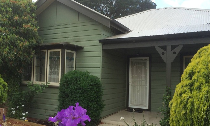 Moss Vale Cottage | Val Verde Cottage Moss Vale