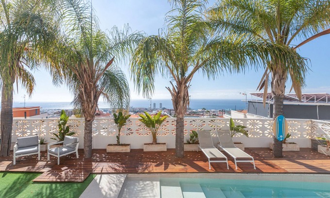 Santa Cruz de Tenerife Apartment | Valencia Vacation Apartment with Sea Views, Private Pool, and Wi-Fi