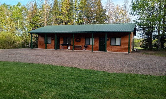 Washburn Cabin | Valhalla Trailblazer Heaven Both Sides Trail Side North of Washburn with WiFi AC