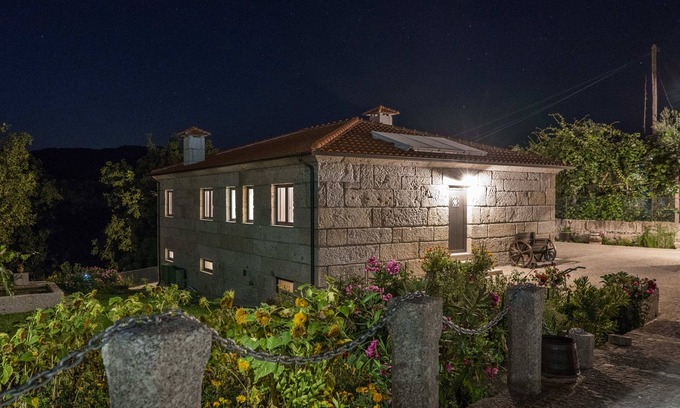 Fafe Cottage | Valley House