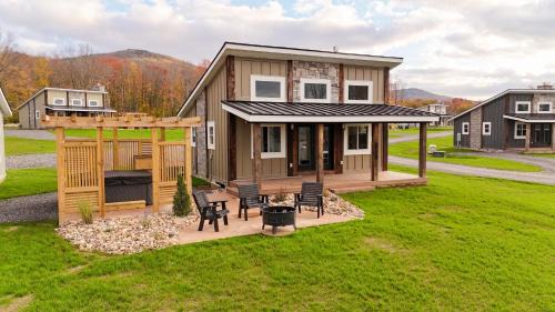 Timberline House | Valley View Resort Cabin #2, 1-Bed, Modern-Luxury with Hot Tub in Canaan Valley, WV