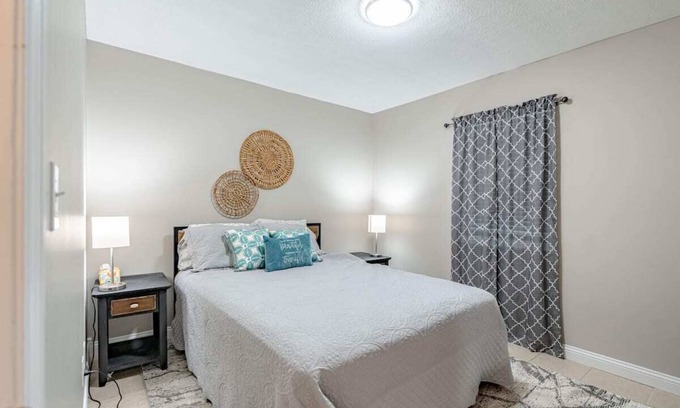 Radcliff House | Valor Cottage/close to Ft. Knox and Louisville