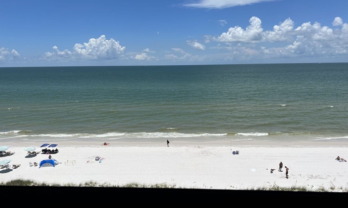 Vanderbilt Beach Condo | VANDERBILT BEACH- BEACHFRONT 2 BEDROOM, 2 BATHROOM CONDO.SIMPLEY GORGEOUS!