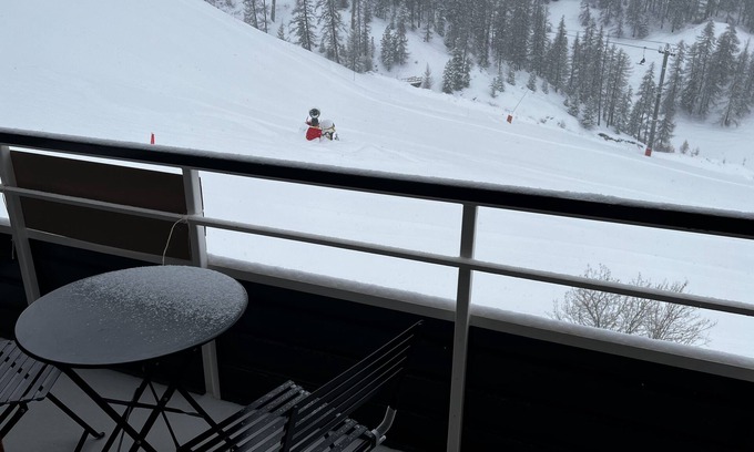 Les Claux Apartment | Vars Claux Pelvoux 2 Studio with balcony, ski in, ski out view