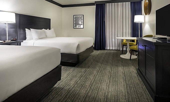 Las Vegas Hotel | Vegas Adventure Awaits! Awesome Unit! Onsite Entertainment, Near T-Mobile Arena!