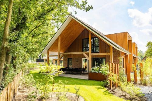 Wekerom Villa | Veluwe Villa met Binnenzwembad & Wellness - 12 personen - Resort Valley