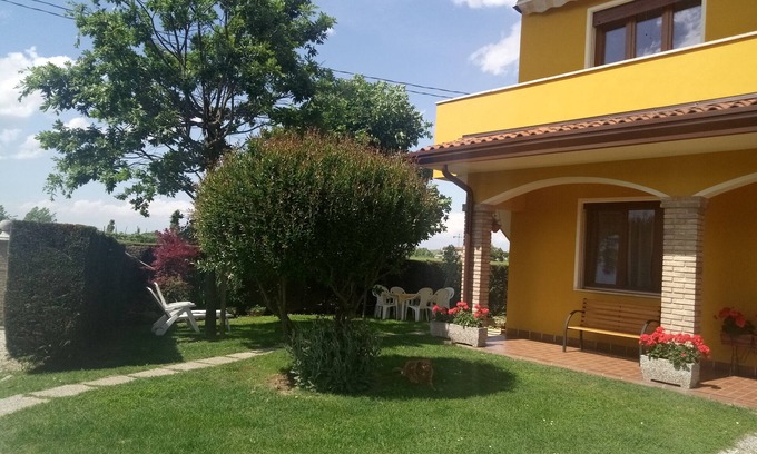 Brugine Apartment | Veneto house with garden