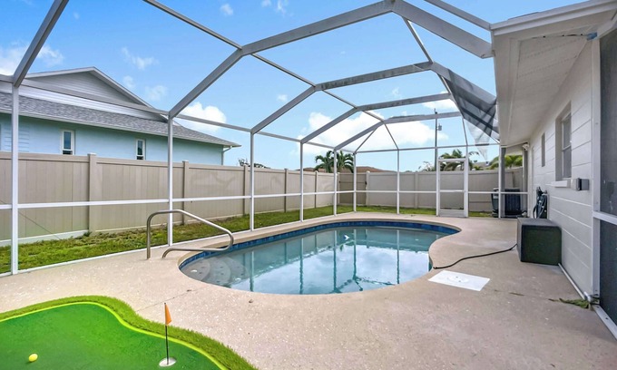 South Venice House | Venice Paradise: 3BR/2BA HEATED POOL & Mini Putt