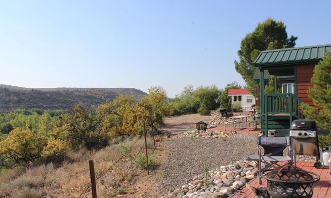 Cherry Resort | Verde Valley Canyon View Cottage 6