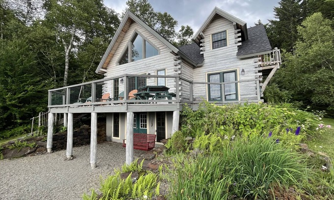 Warren Cabin | Vermont Serenity with a Mountain View