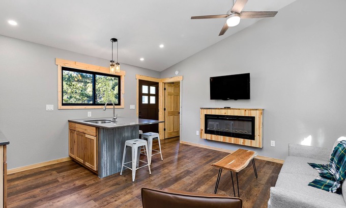 Hill City Cabin | Very nice, newer cabin with 2 bedrooms.