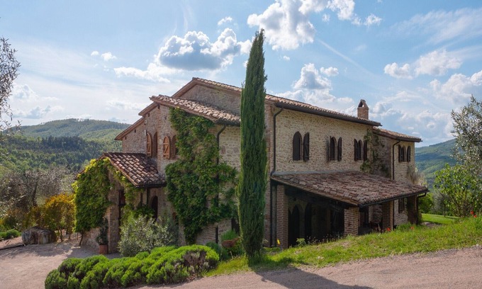 San Giovanni del Pantano House | Villa in Umbria with Private Saltwater Pool