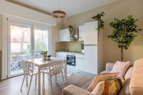 Pinarella Apartment | Via Giunone 1A Trilo