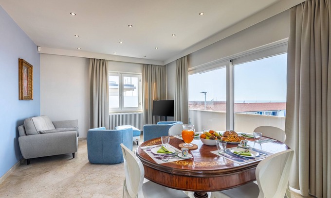 Viareggio House | Viareggio Promenade - Sea View Apartment