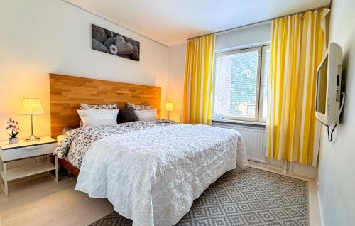 Punavuori Apartment | Vibrant Helsinki Stay 5 Min to Design District
