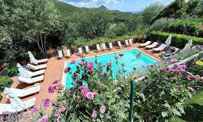Strettura House | Vicolo - sleeps 5 with air con, wifi, balcony for dining and pool