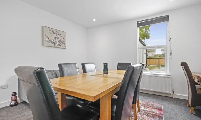 Barling Apartment | Victoria House w/ Daily Housekeeping and Bfast Basket