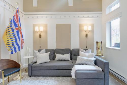 Downtown Victoria Hotel | Victoria's Parliamentary Suite with Private Rooftop Patio & Harbour View