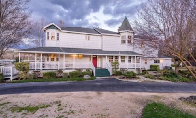 Paso Robles House | Victorian Manor In Wine Country Paso Robles