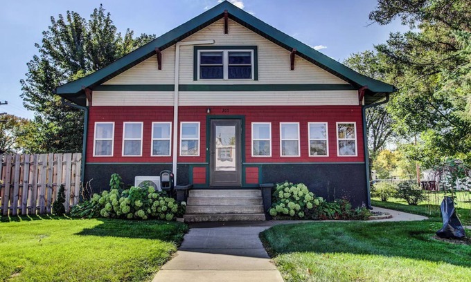 Little Falls Cottage | Victorian Home Near Downtown Little Falls