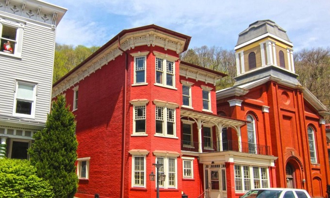 Jim Thorpe House | Victorian Mansion in the heart of historic Jim Thorpe