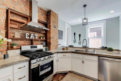 Indianapolis House | Victorian Mansion mins to Downtown Indy