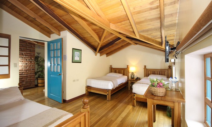 La Colon Hotel | Vieja Cuba Hotel