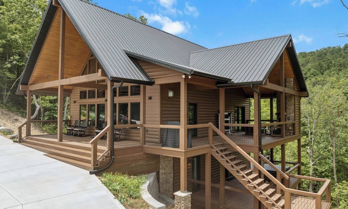 Townsend Cabin | Views for Miles Brand New 3BR 2 and 1/2 Bath, Hot Tub, Pool Table, Outdoor FP