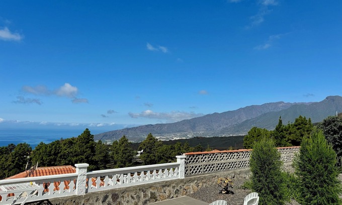 El Paso Villa | VIILALASCERCAS.VILLAYELLOWVILLAGE