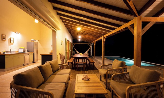 Capesterre-de-Marie-Galante Villa | Villa Jacaranda with a swimming pool overlooking the sea and spacious rooms