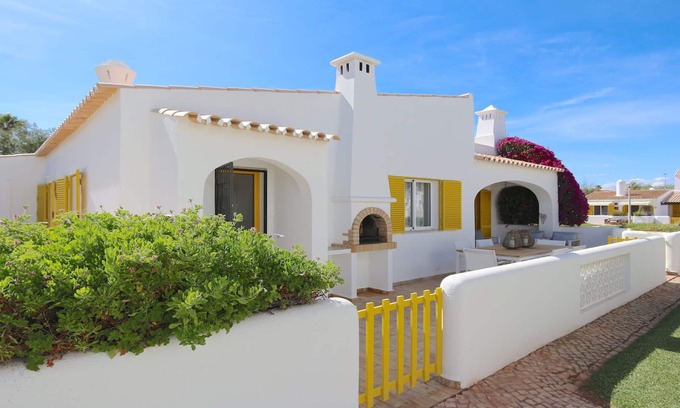 Aldeia do Golfe House | Vila Chez Lee Aldeia do Golf, CleverDetails, Sleeps 6, quiet area