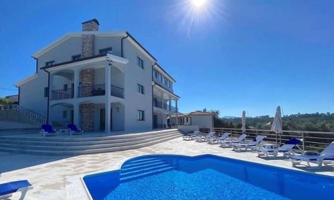 Arganil House | Vila Flor Luxury Villa Secarias, Nr Arganil, with stunning infinity Pool