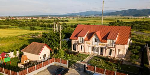 Cristian House | Vila Maria