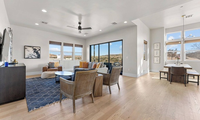 Bloomington Condo | Villa #02 at Bloomington Country Club: Pool, Golf, Restaurant