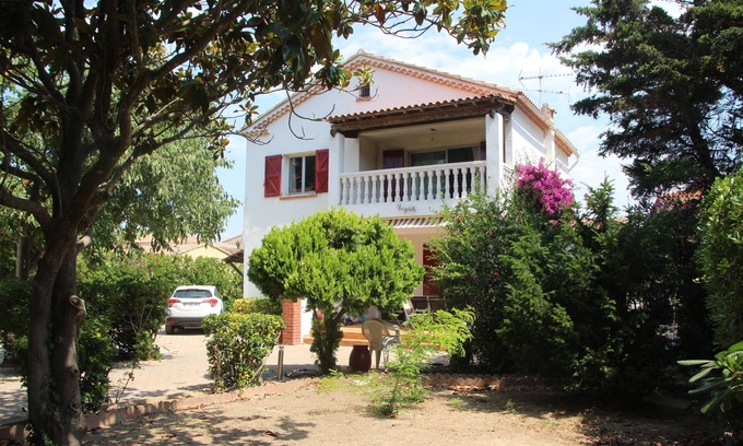 Le Brusc Villa | Villa 100 metres from Port du Brusc, the beach and shops